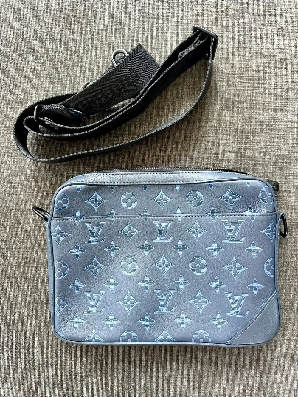Louis Vuitton Light Blue Monogram Messenger Bag with Detachable Strap